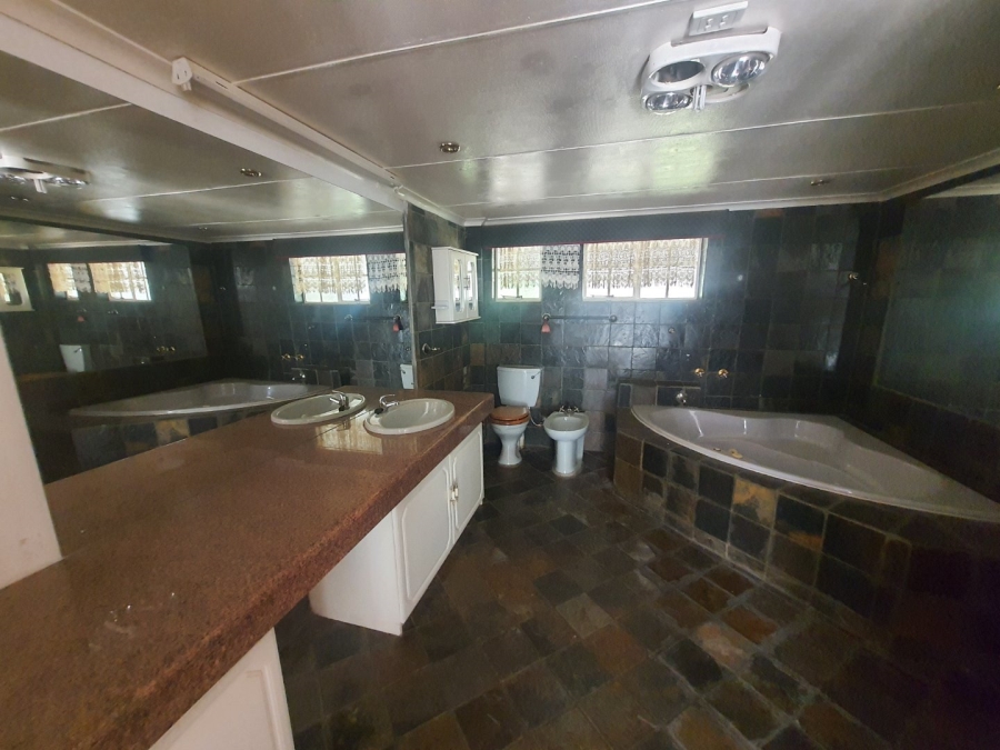 To Let 5 Bedroom Property for Rent in Hartbeespoort Rural North West